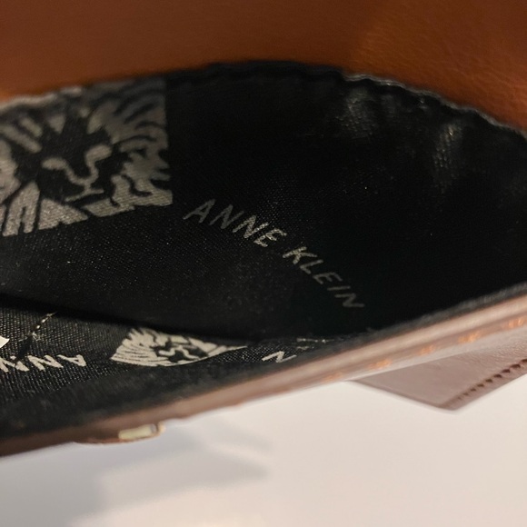 ANNE KLEIN WALLET BROWN AND GOLD CHAIN - Picture 9 of 11